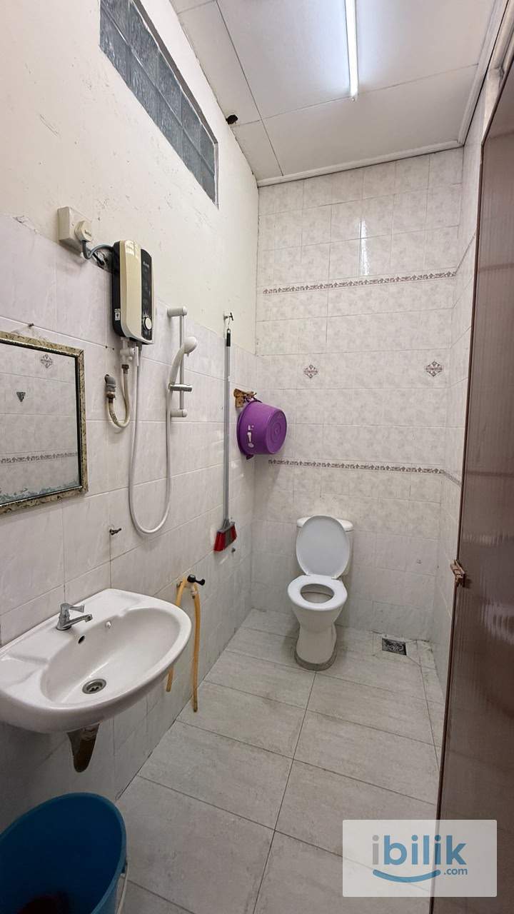 PJS 7 Landed House! ~5mins Walking distance to Taylor University Single Room with Aircond Rent - Image 9