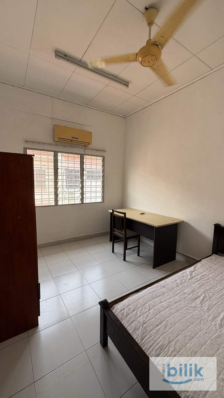 PJS 7 Landed House! ~5mins Walking distance to Taylor University Single Room with Aircond Rent - Image 3