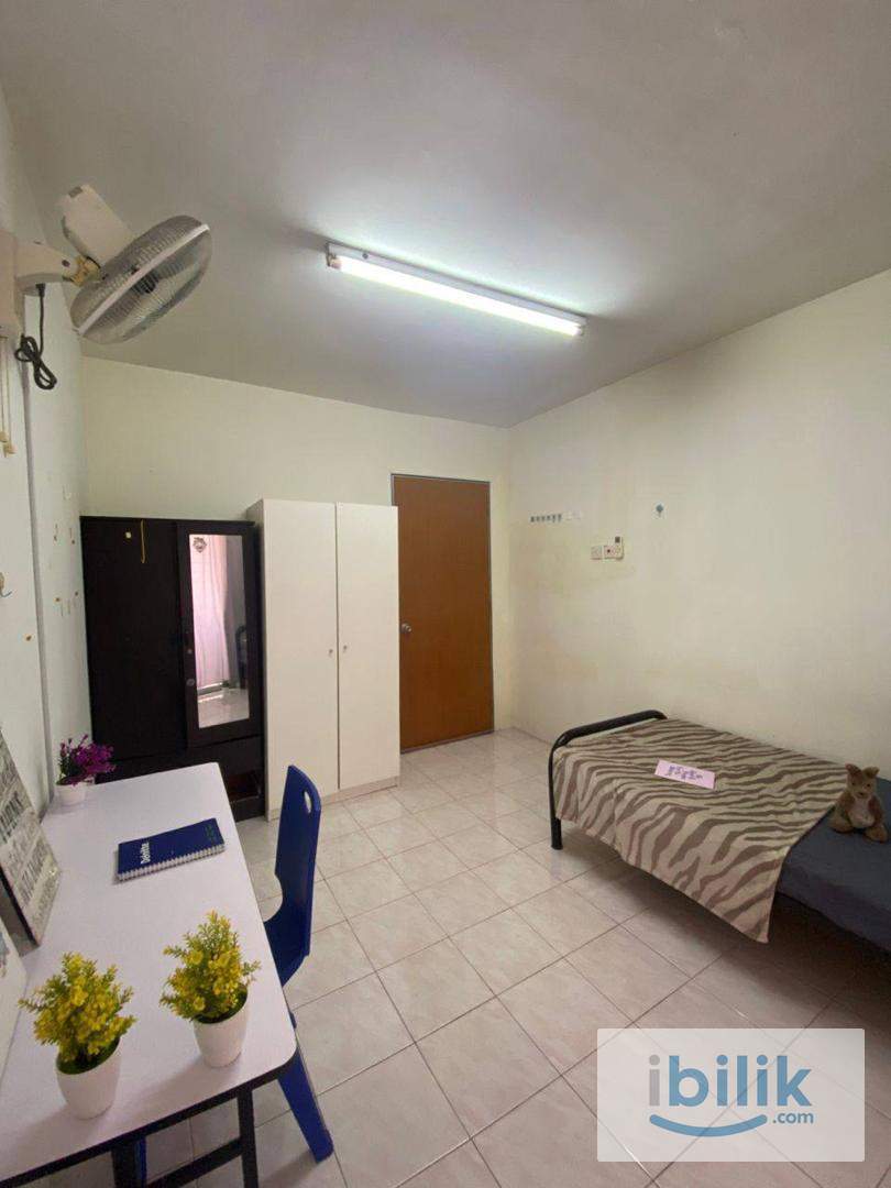 🏙️ Prime Area Room | Near University & Mall - Image 5