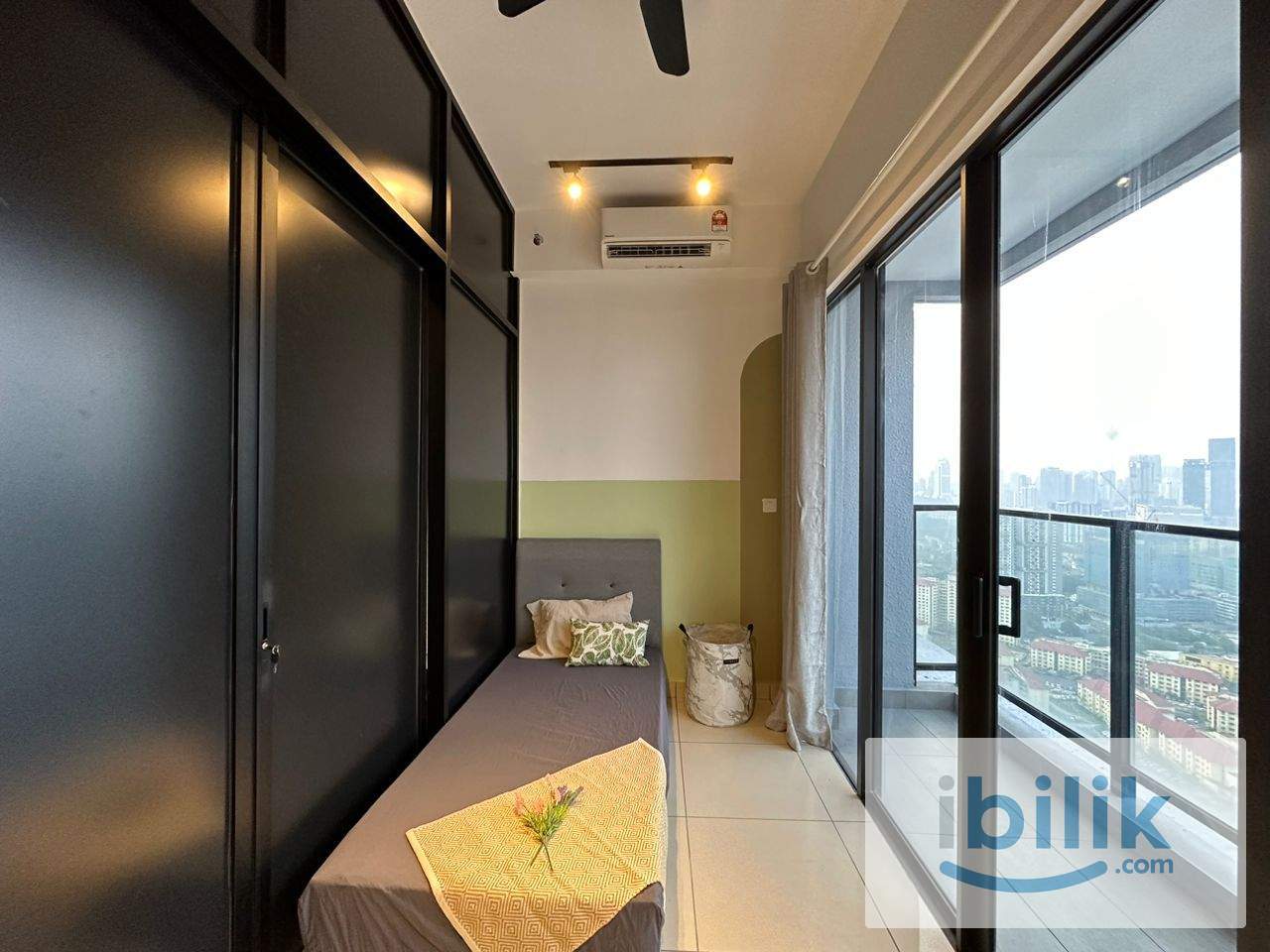 🚆 Stylish Modern Room | Ideal for Students & Professionals - Image 1
