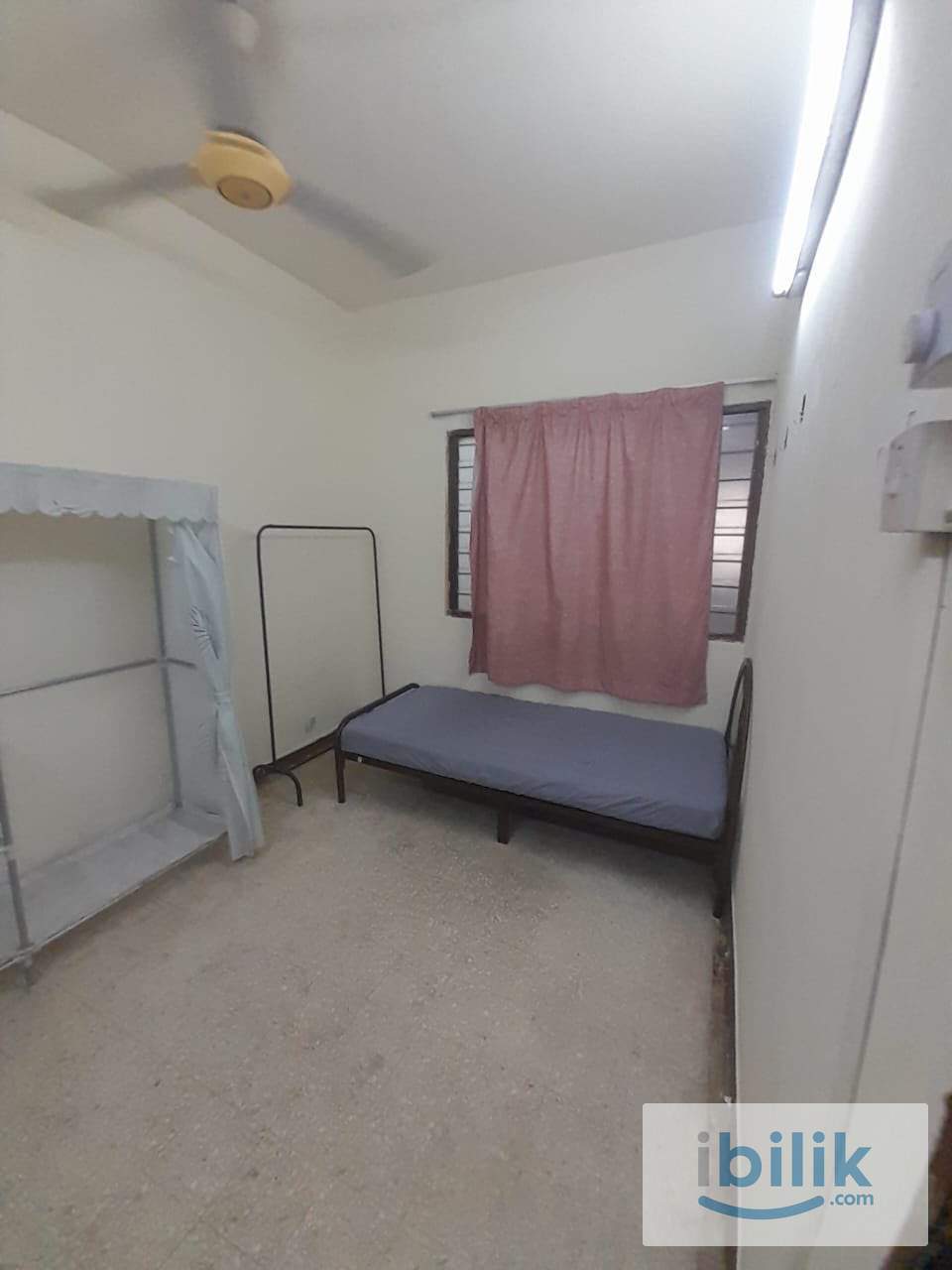Walking Distance to LRT SS15 🛌 Room For Rent @ Subang Jaya with Free WiFi 📱 - Image 1