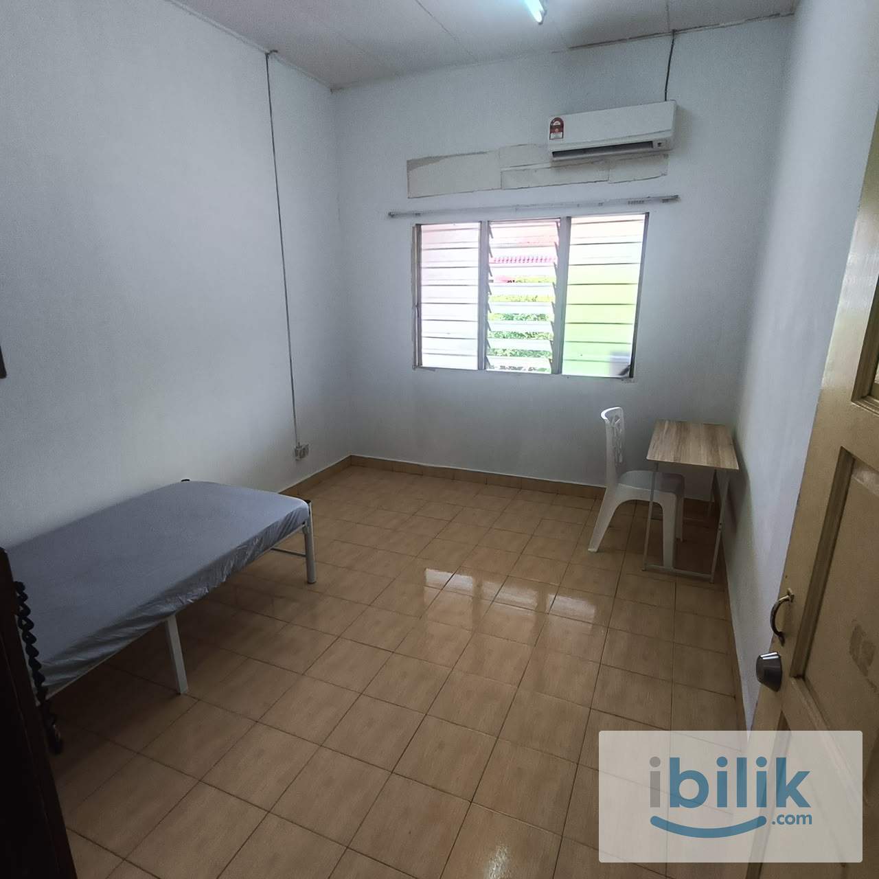 Walking Distance to LRT SS15 🛌 Room For Rent @ Subang Jaya with Free WiFi 📱 - Image 1
