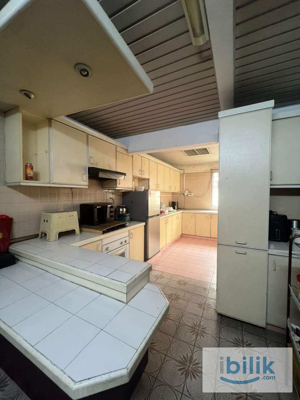 Ready to Move in Furnished Room With Air-Cond | Walking distance to MRT - Image 3