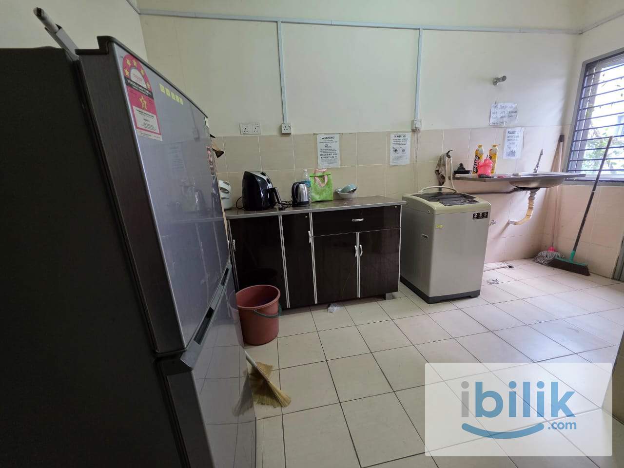 🔥 Limited Budget Room @ Bukit Rimau 🚘 3–5 mins to AEON & Lotus’s 🛍️ | Aircond + Window + Free WiFi 📶 - Image 4