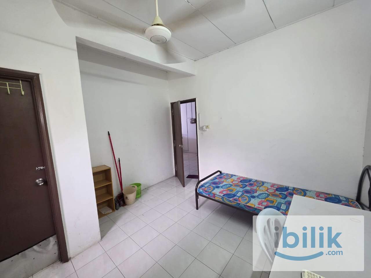 🔥 Single Bed Room @ Bukit Rimau 🚗 3–5 mins to AEON & Lotus’s 🛒 | ❄️ Aircond + Window + Free WiFi 🛜 - Image 3