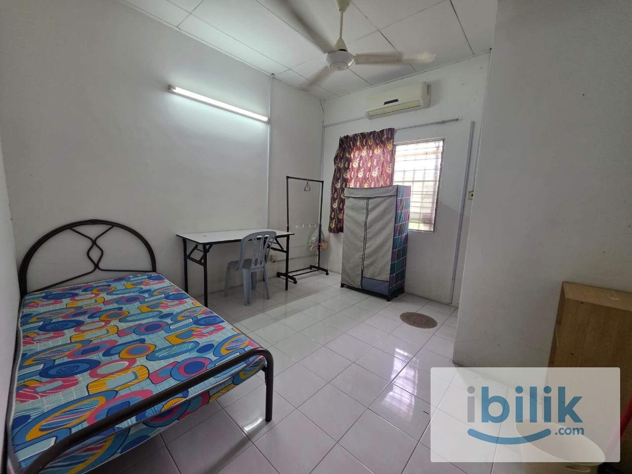 🔥 Single Bed Room @ Bukit Rimau 🚗 3–5 mins to AEON & Lotus’s 🛒 | ❄️ Aircond + Window + Free WiFi 🛜 - Image 1