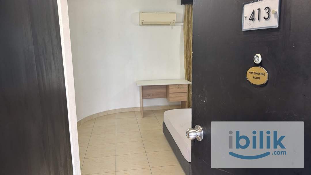 📍🚶🏻‍♂️6 Min WALK to CIQ | 🚗 6 Min DRIVE to Stulang, 7 Min to JBCC📌AVAILABLE Master Room bathroom attached for rent✨ - Image 1