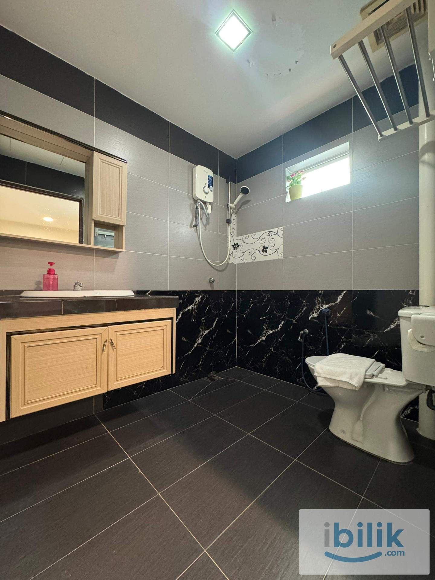 Last 1 Master Bedroom @ Kuchai Lama FOR RENT! - Image 2