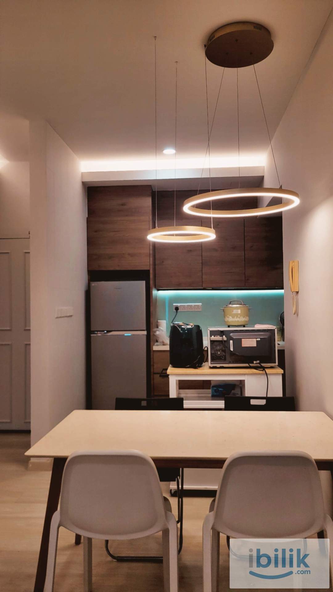 Modern Newly-Renovated Medium Room Available in Subang Jaya Condo - Image 2