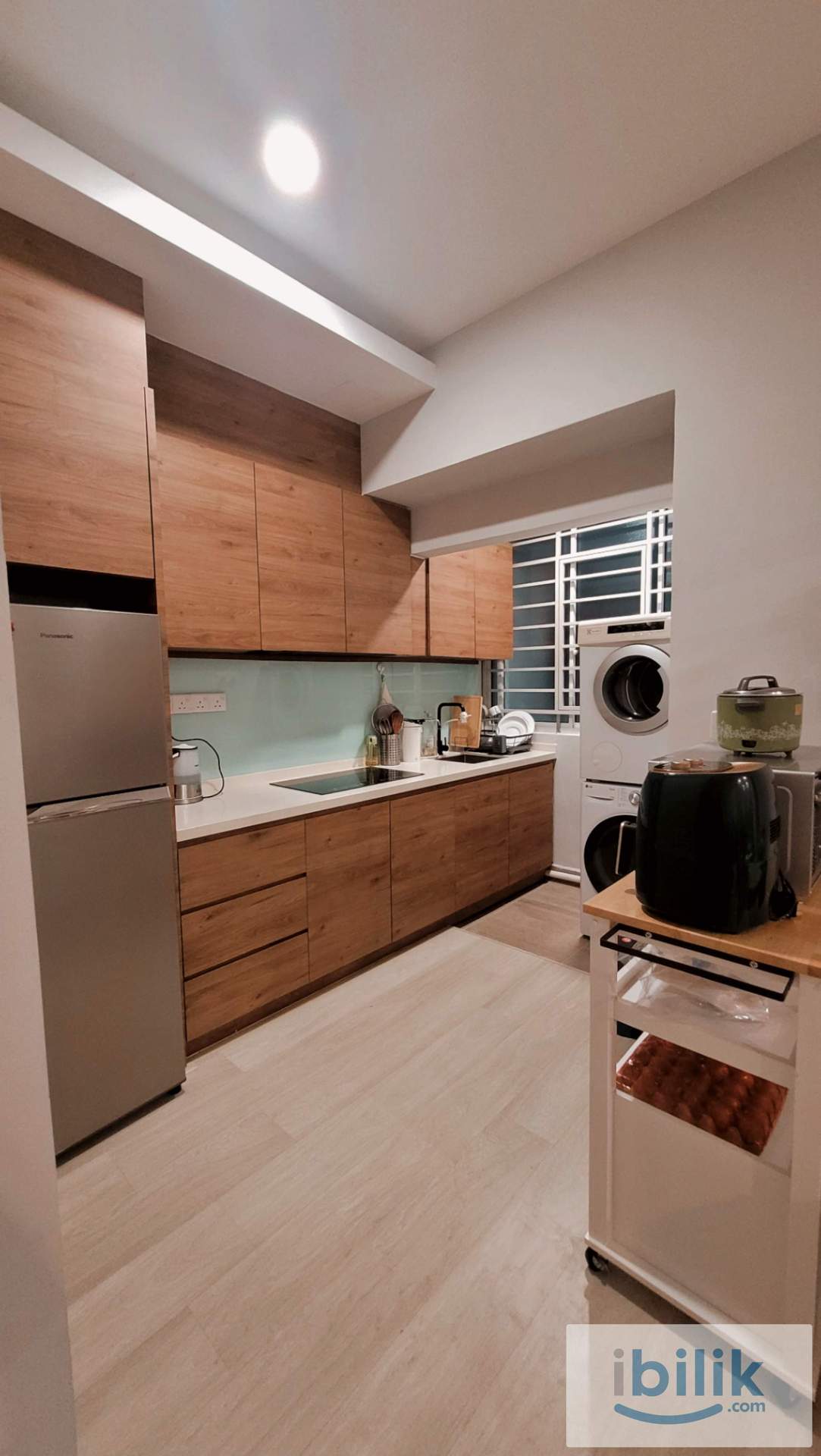 Modern Newly-Renovated Medium Room Available in Subang Jaya Condo - Image 5