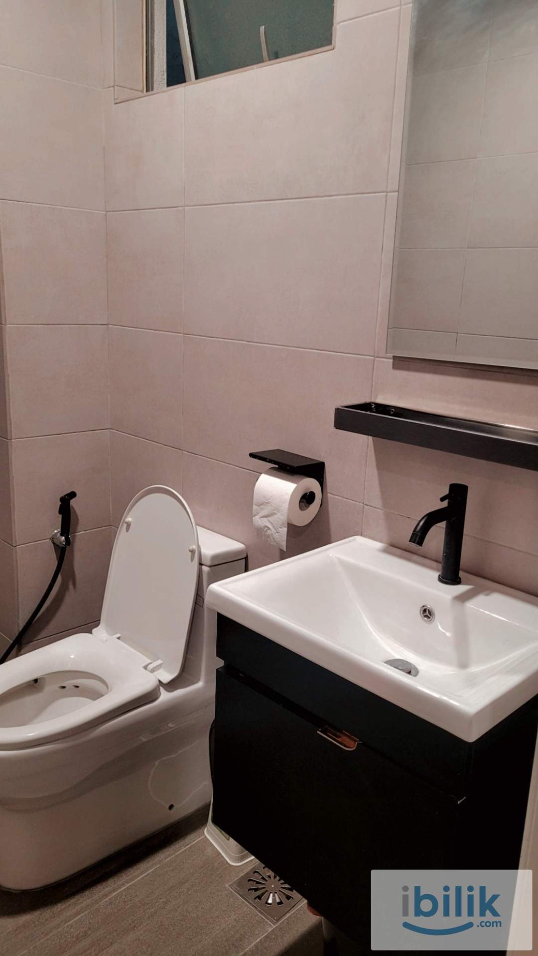 Modern Newly-Renovated Medium Room Available in Subang Jaya Condo - Image 9