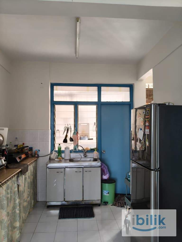 Fully furnished Middle / Single Room at Kingfisher Series, Greenlane (Female only) - Image 5