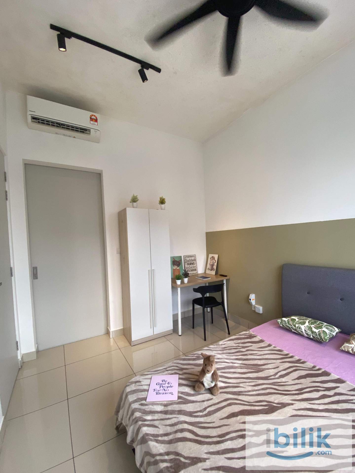 🌟 Central Location Room | Great for Working Adults - Image 3