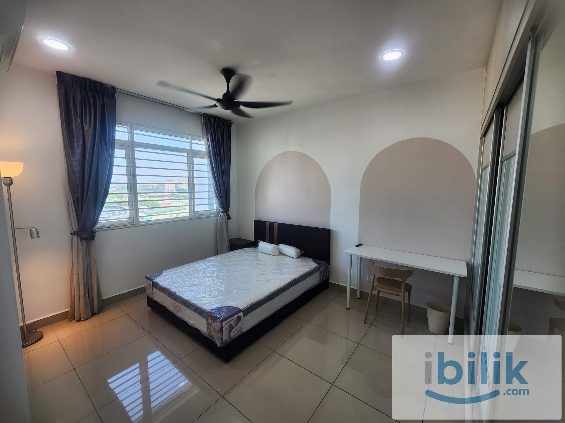 Female Master Room + Private Bathroom | V-Residensi 2 Shah Alam | RM900 - Image 2