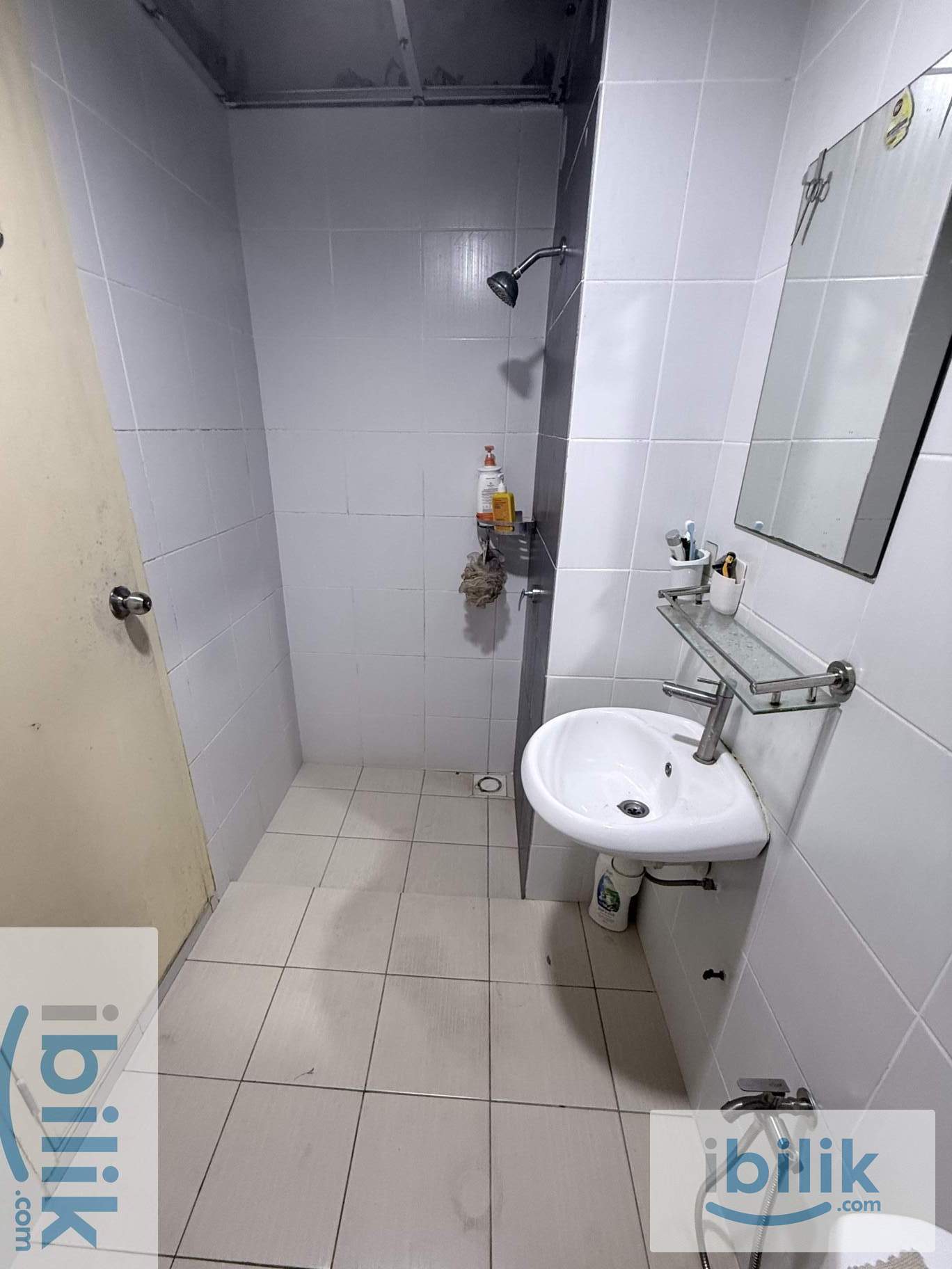 Small Bedroom for Rent – Residensi Puchongmas - Image 3