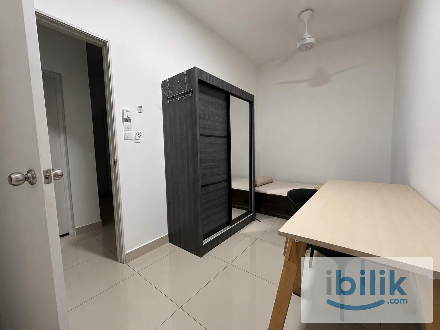 PV9 Single Room - Image 1