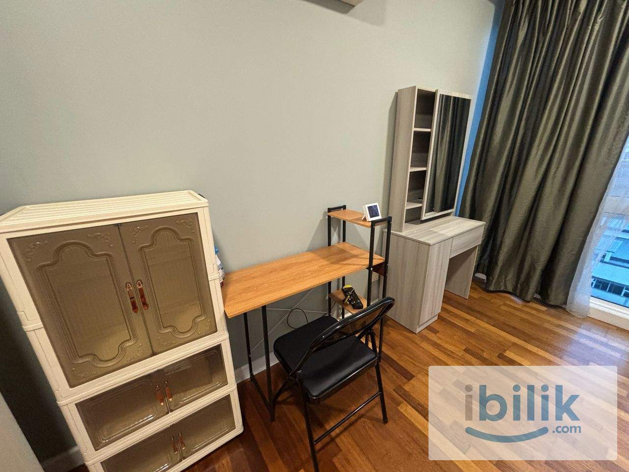 Cozy middle room at Temasya 8 Glenmarie - Image 3