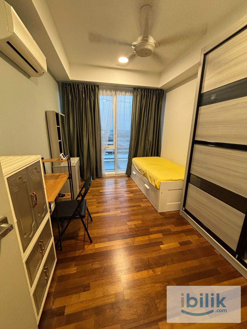 Cozy middle room at Temasya 8 Glenmarie - Image 1