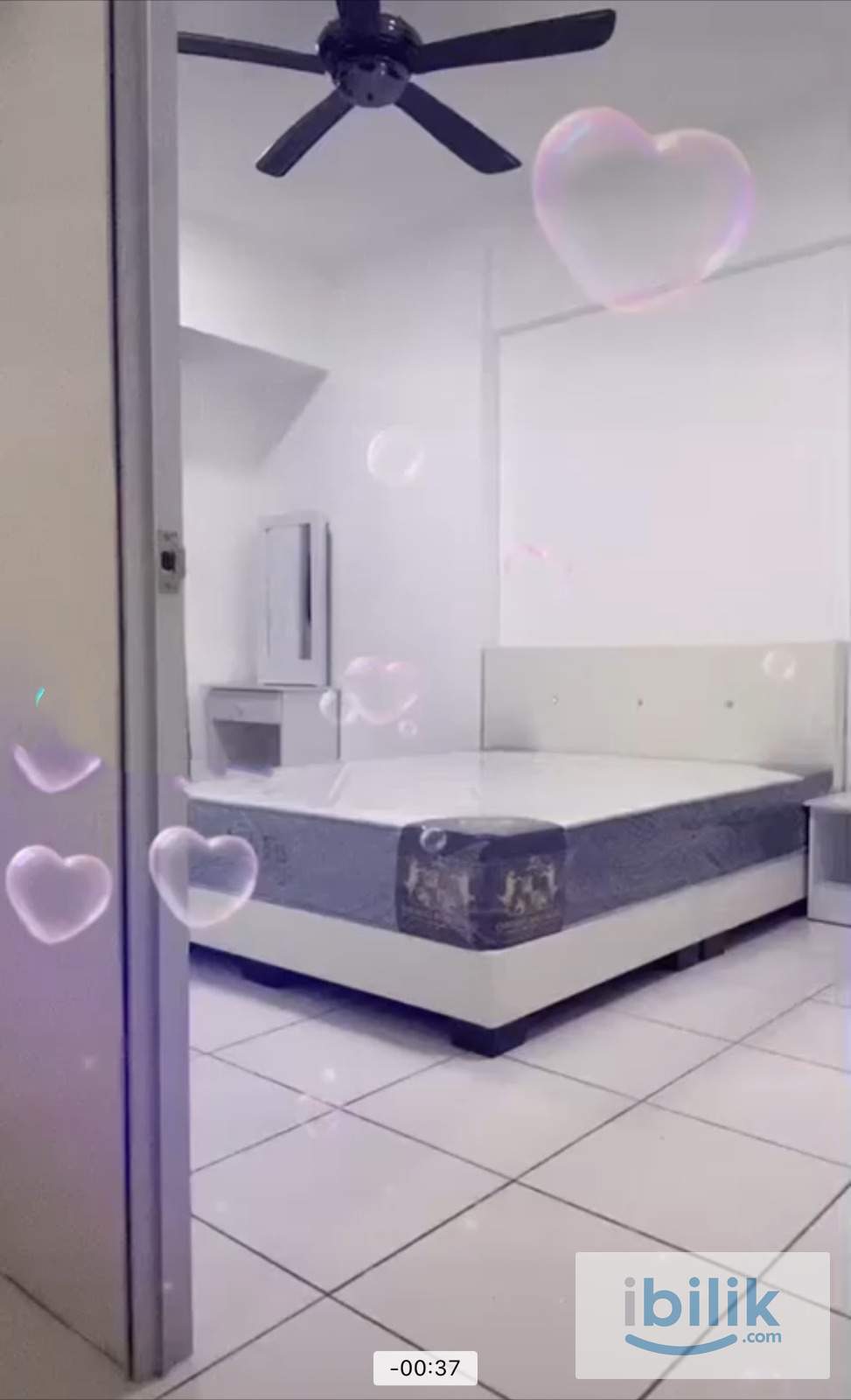 Axis - [Female Unit] Middle Room!! Offer At Only RM770!! 3 Minute To LRT Station!! LRT Direct To Sunway Velocity!! - Image 1