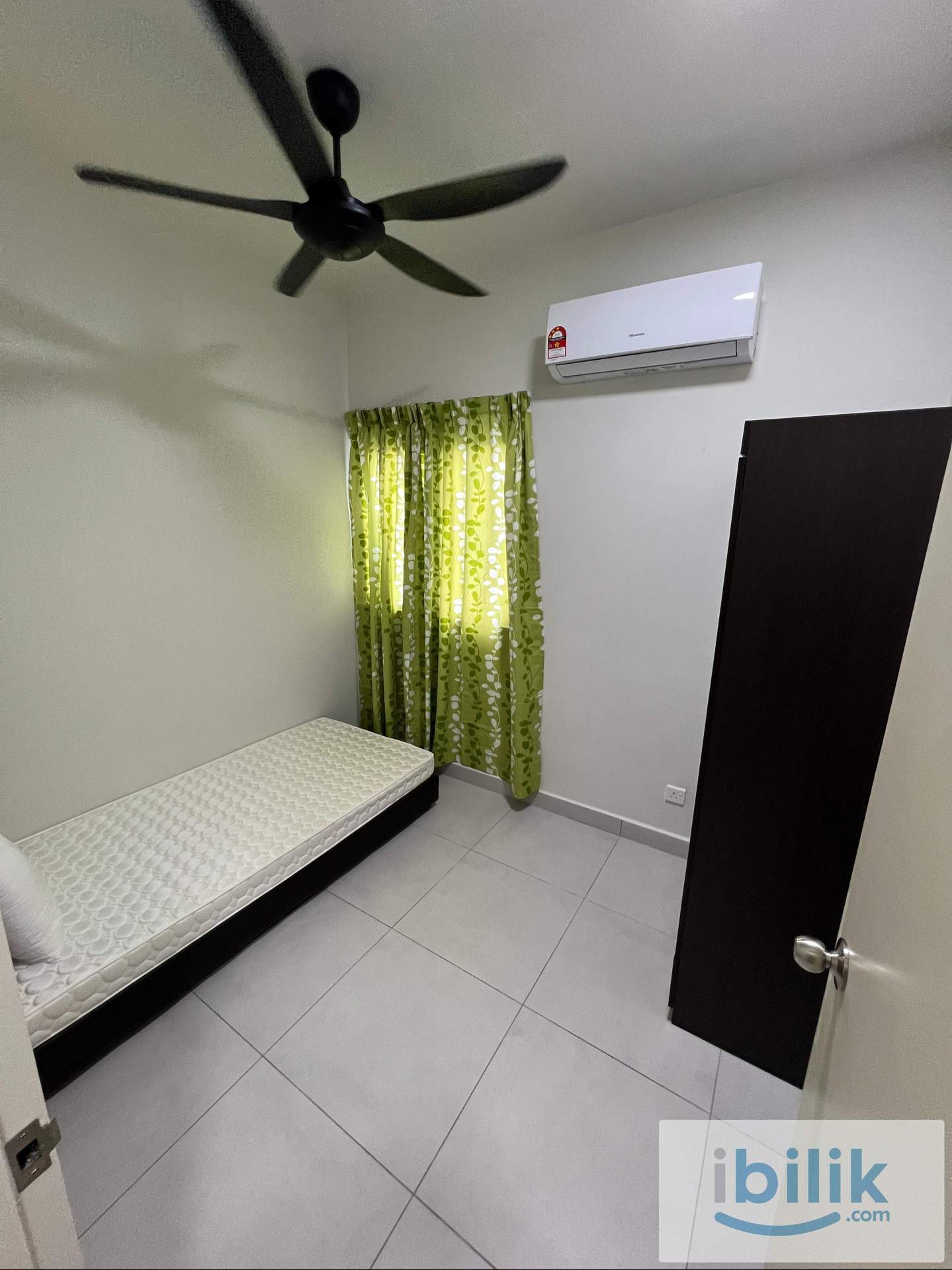 Majestic Maxim Small Room - Image 1