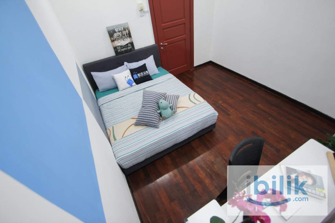 PUTRA HEIGHT Medium Room with A/C & Window - Image 1