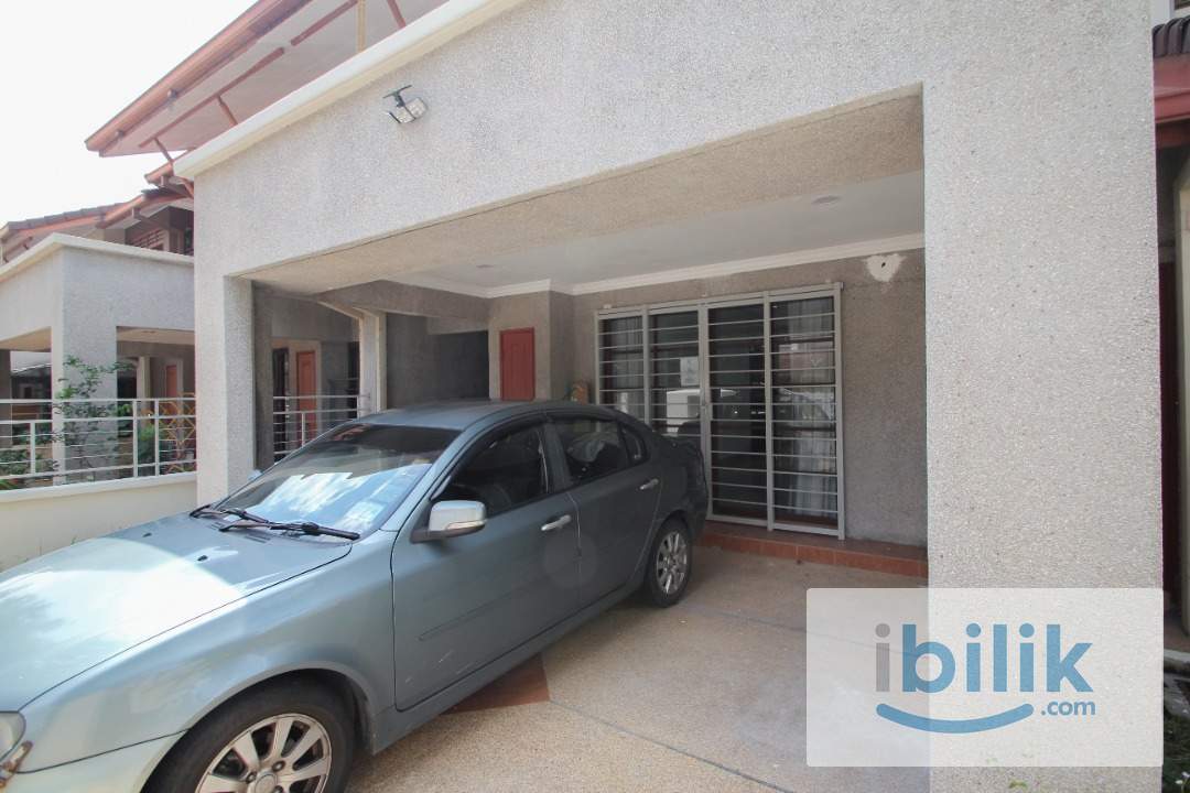 PUTRA HEIGHT Medium Room with A/C & Window - Image 5