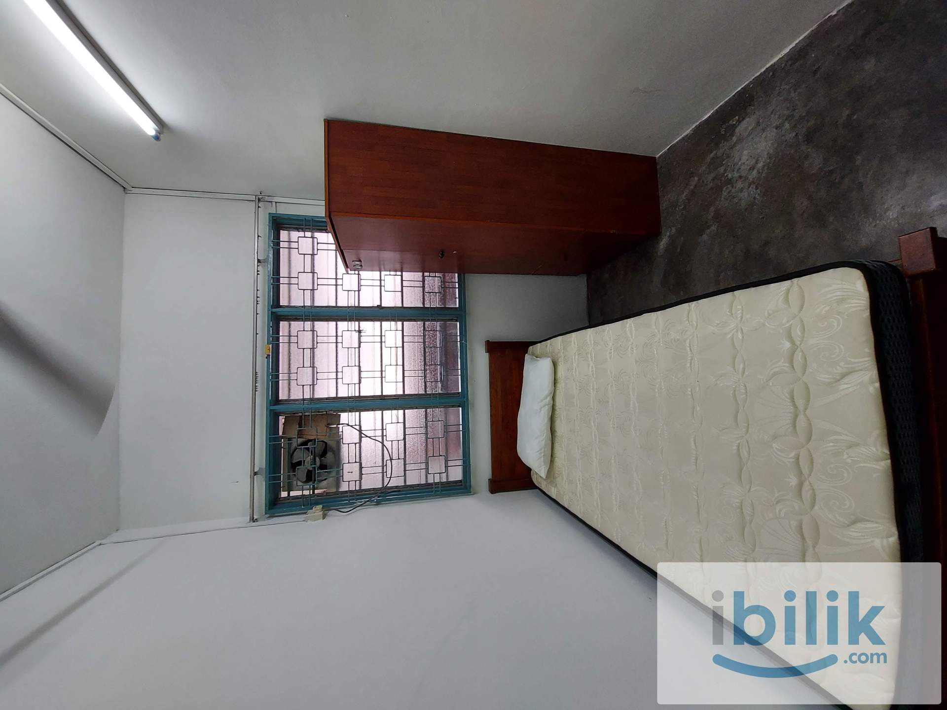 Damansara Jaya Single bed, with aircond - Image 1