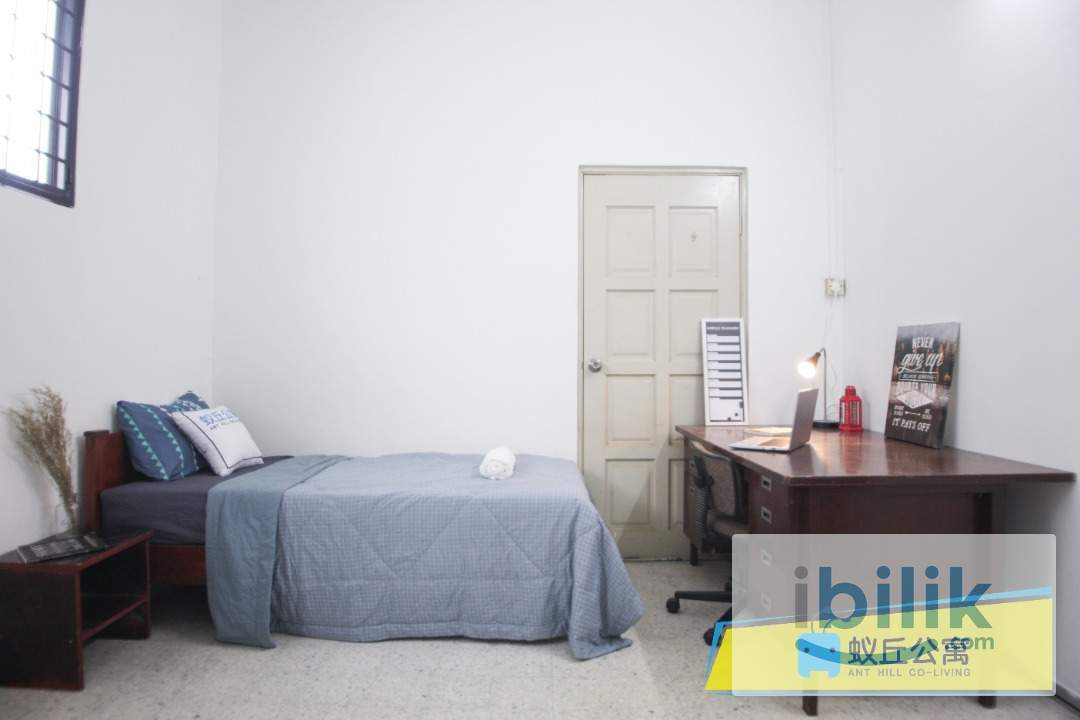 Damansara Jaya Single bed, with aircon (Partition) - Image 1