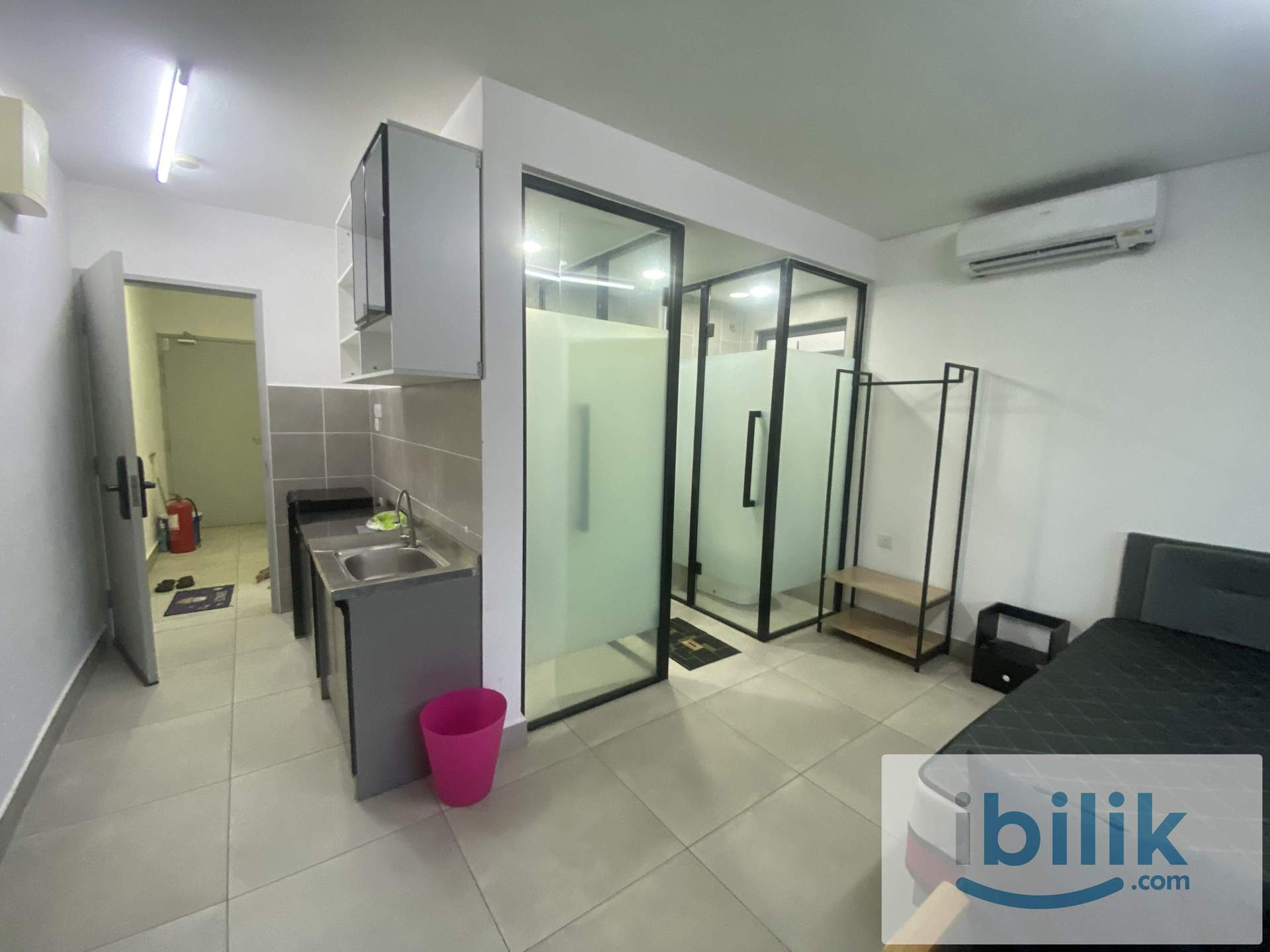 Spacious 646sqft Unit Studio w/ Balcony (FEMALE ONLY) - Image 3
