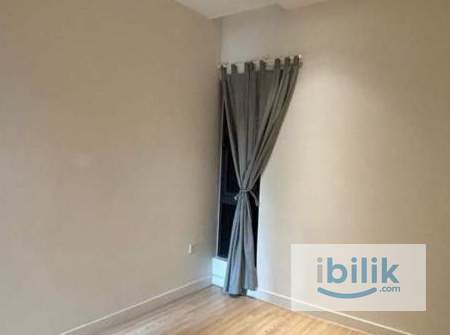 Middle room - Image 1