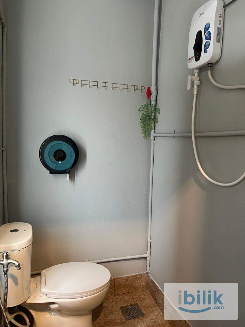 2 Queens Aircond Private Attached Bath - Image 2