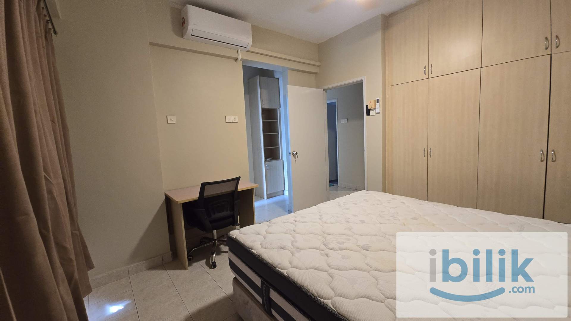 Master Bedroom next to LRT station  - Image 2