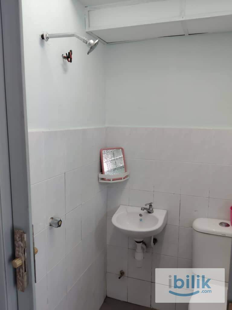 Master bedroom (Meranti apartment USJ 1) - Image 1