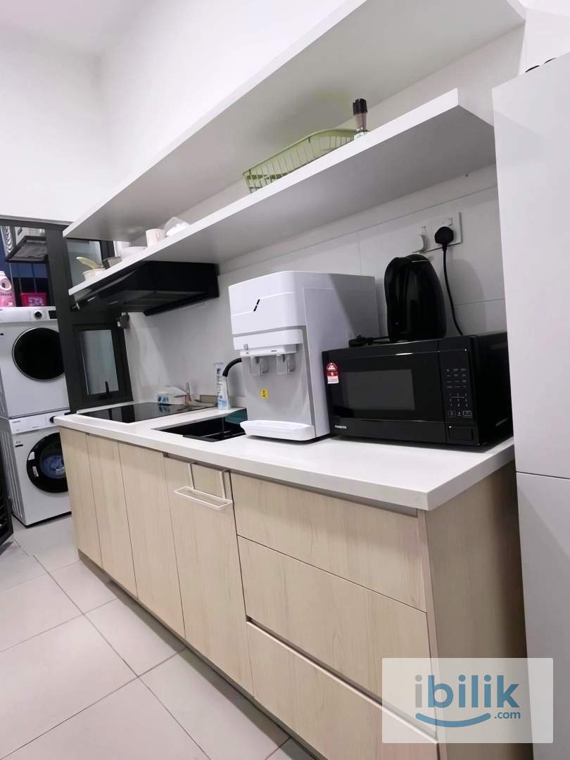 Medium Room, Sunway D7 Condo - Image 3