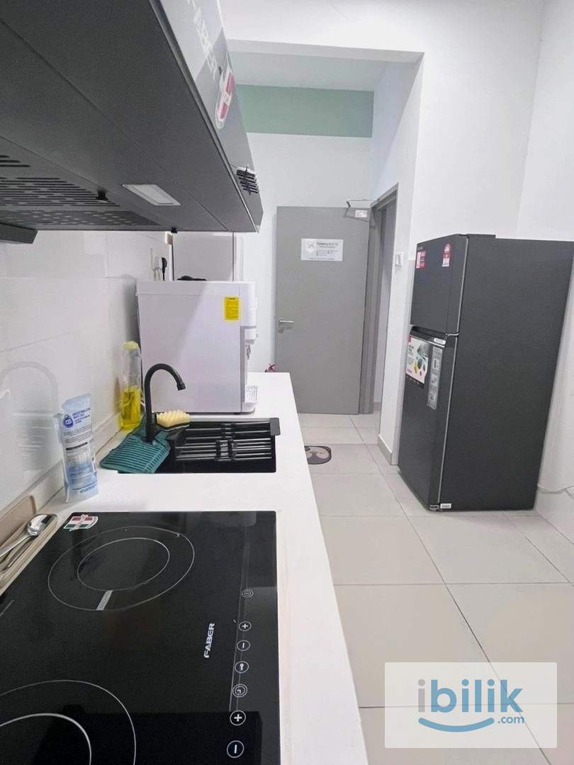 Medium Room, Sunway D7 Condo - Image 2