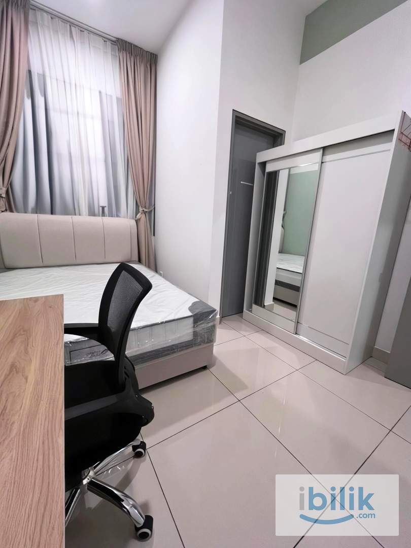 Medium Room, Sunway D7 Condo - Image 1