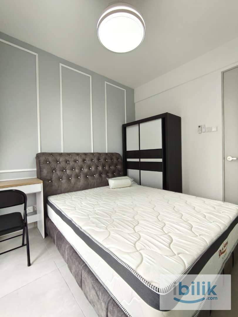 Balcony Room - Yolo Condo - Image 1