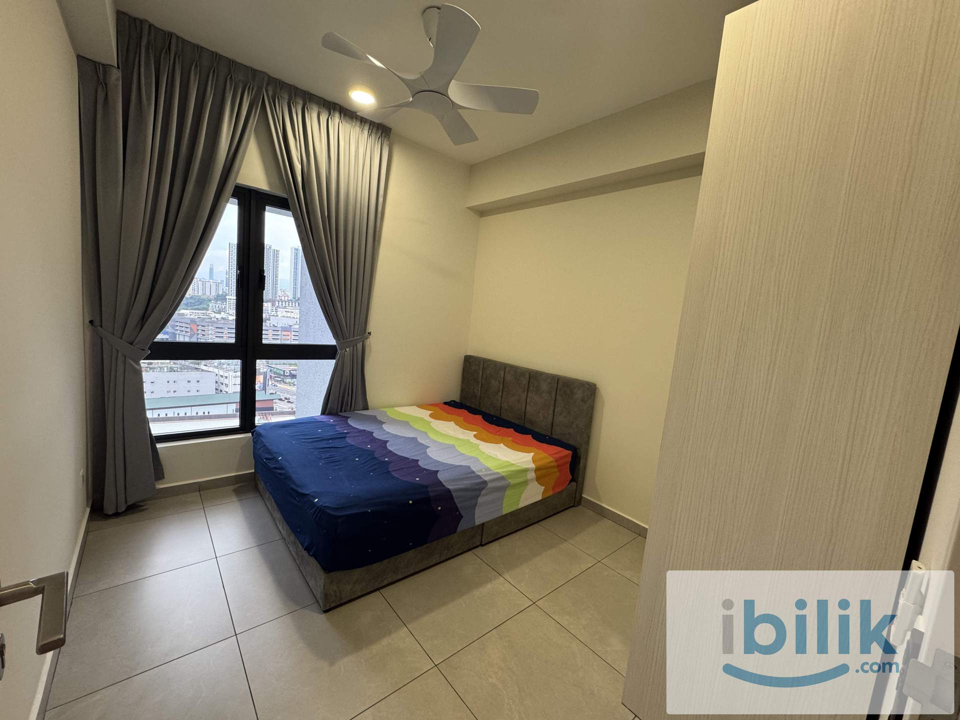  Middle Room for Rent - Image 4