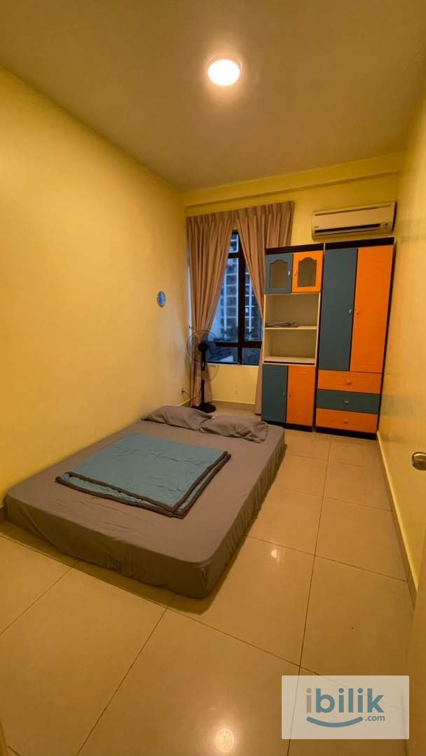 Medium Room for rent @ Royal Domain Sri Putramas 2 - Image 1