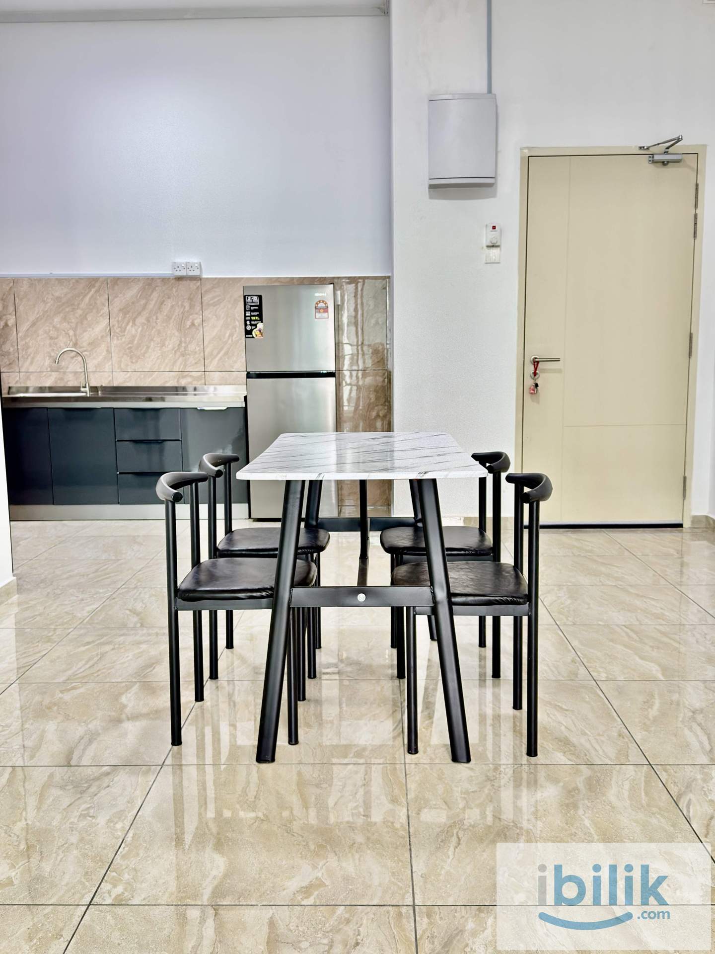 Cozy Rent Room Ambience Pulau Gadong Melaka - Image 8