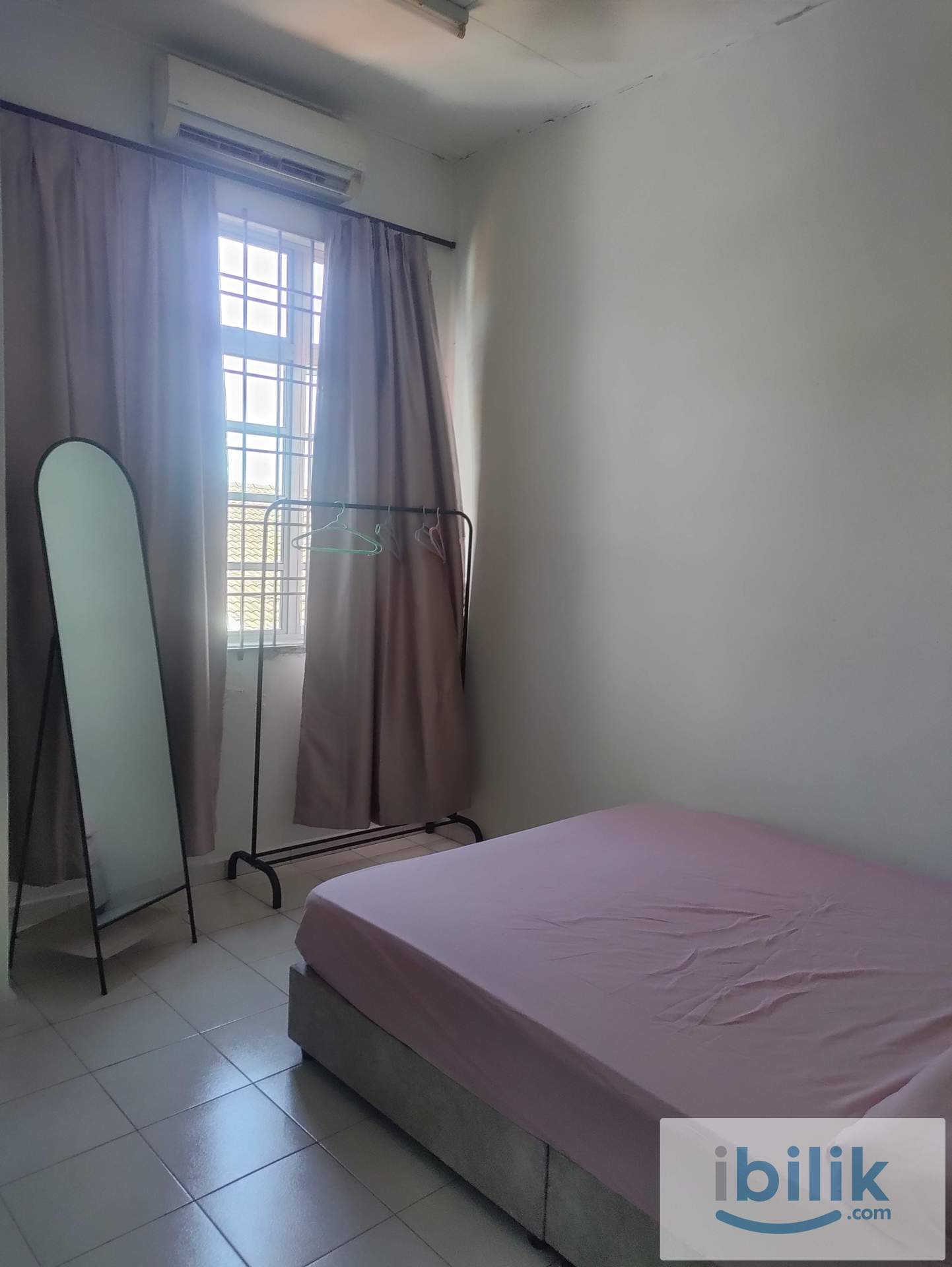 Her Room - Female only (safe area) - Image 1