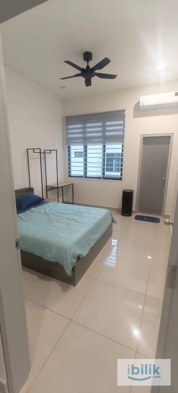 Medium Room - Image 1