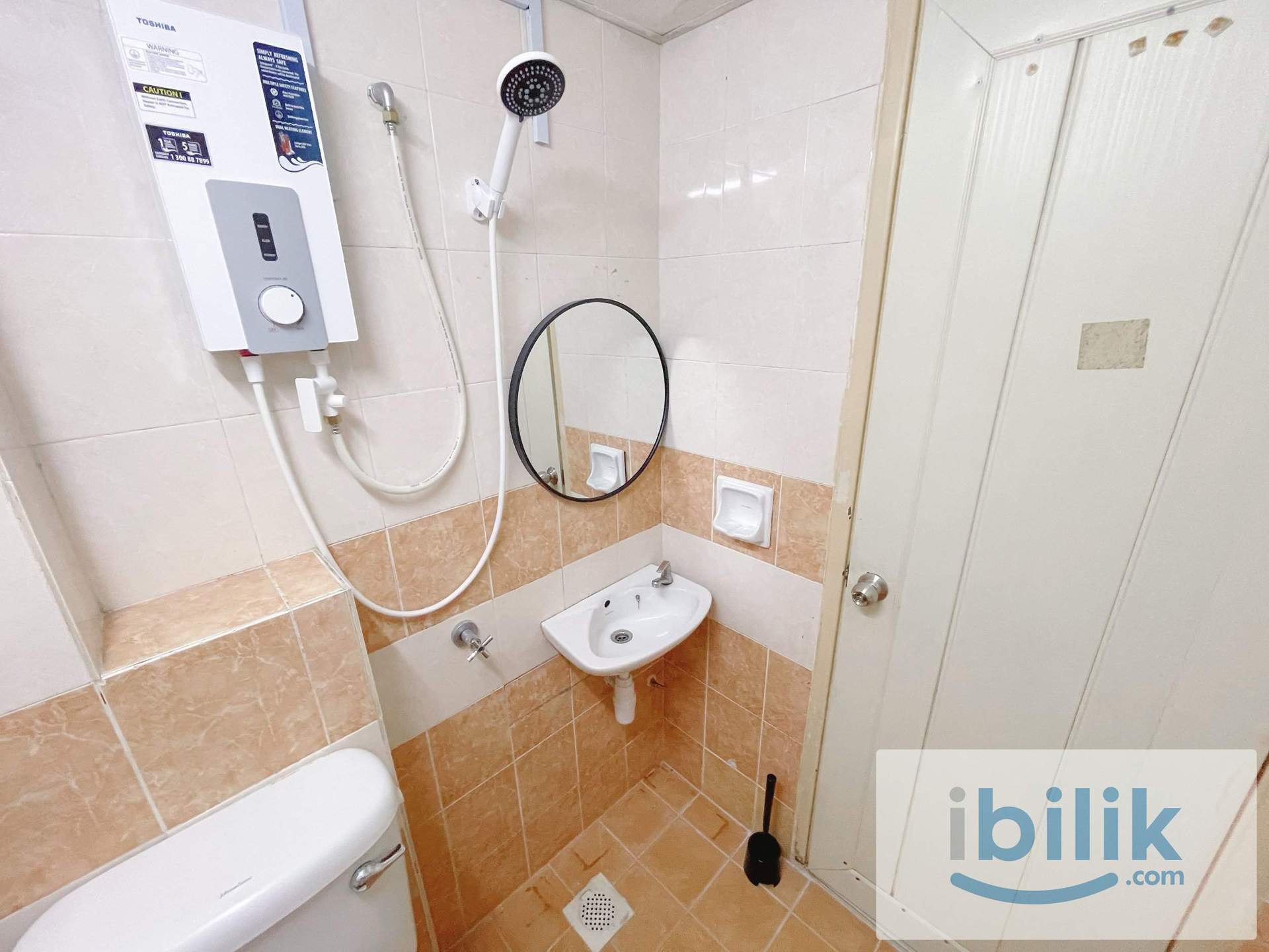 🏡 QUEEN ROOM IN PELANGI DAMANSARA😍NEAR TO IKEA & THE CURVE 🛍️ - Image 9