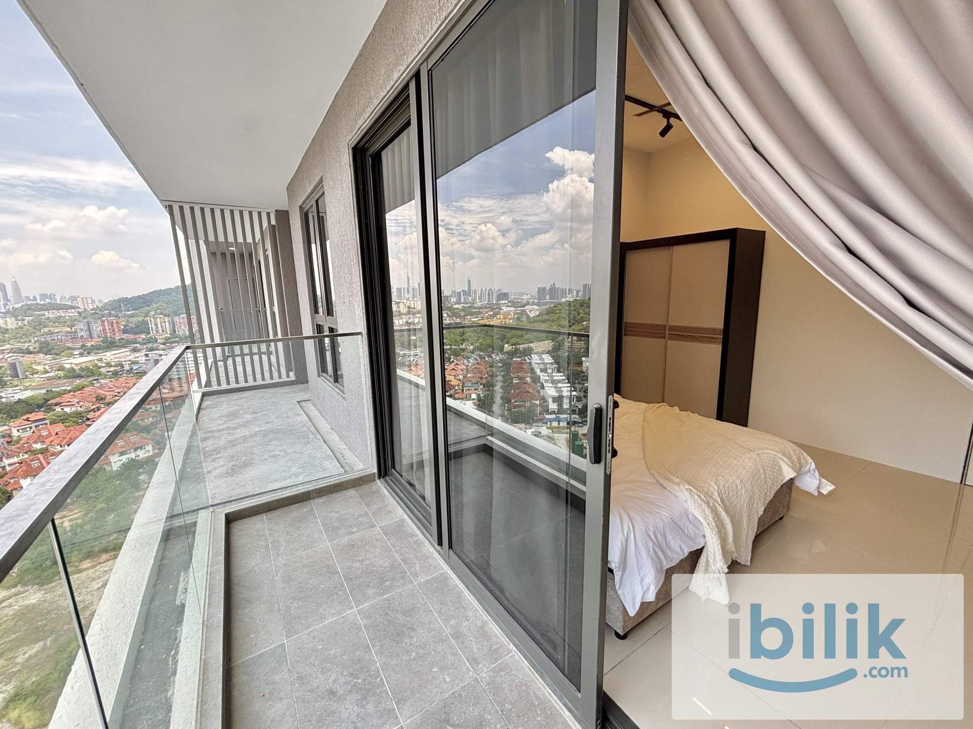 🏡 NEWLY FURNISHED QUEEN ROOM WITH IMMEDIATE MOVE IN TO STAY 😍 MIX GENDER UNIT 🛏️ - Image 3