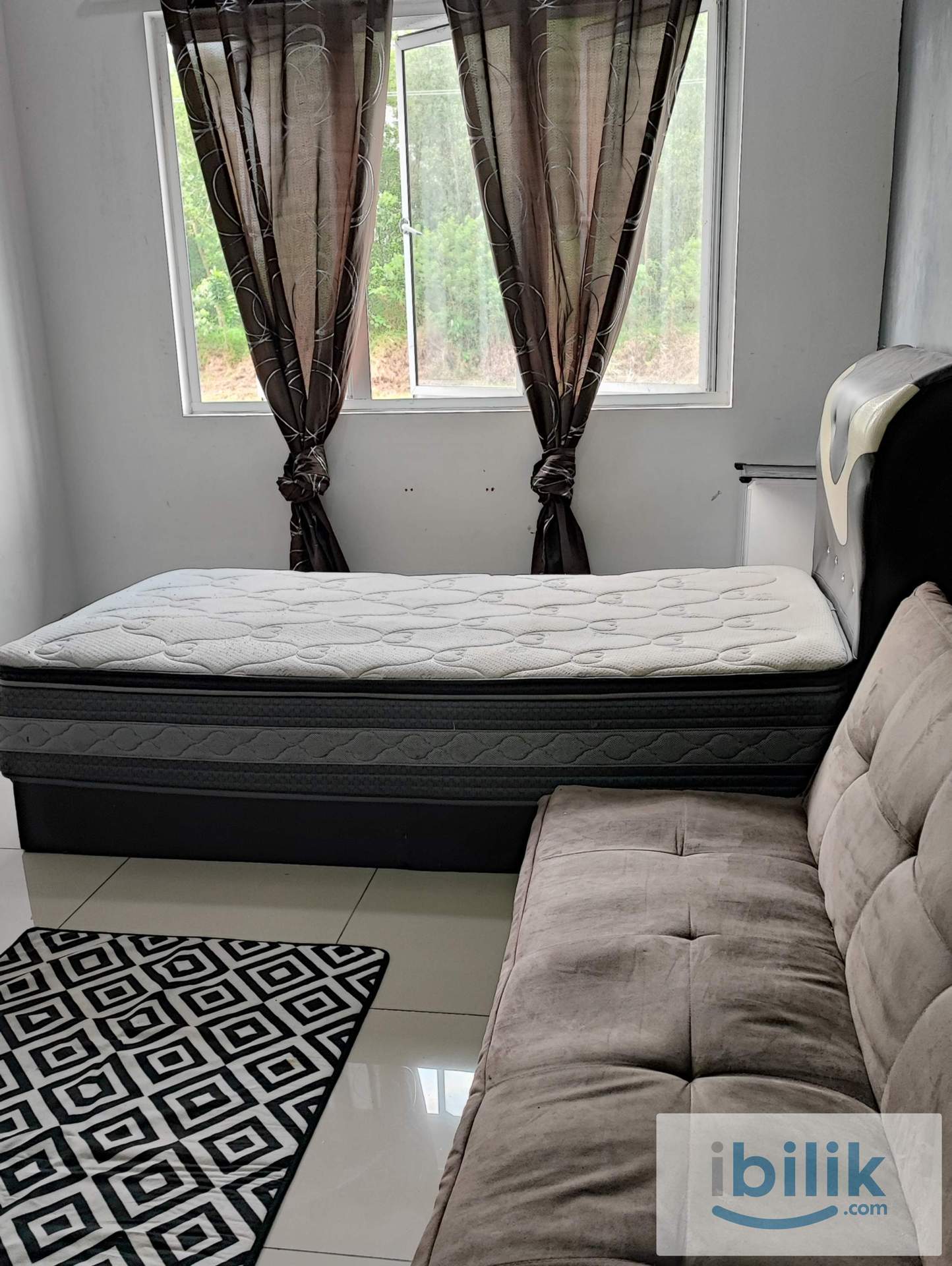 Master Bedroom Kiara Court Nilai - Image 2