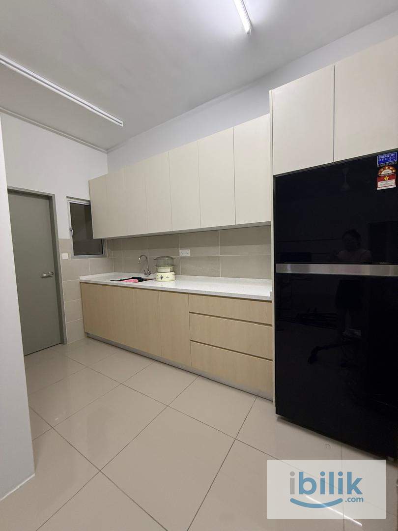 Cozy Medium Room  - Image 3