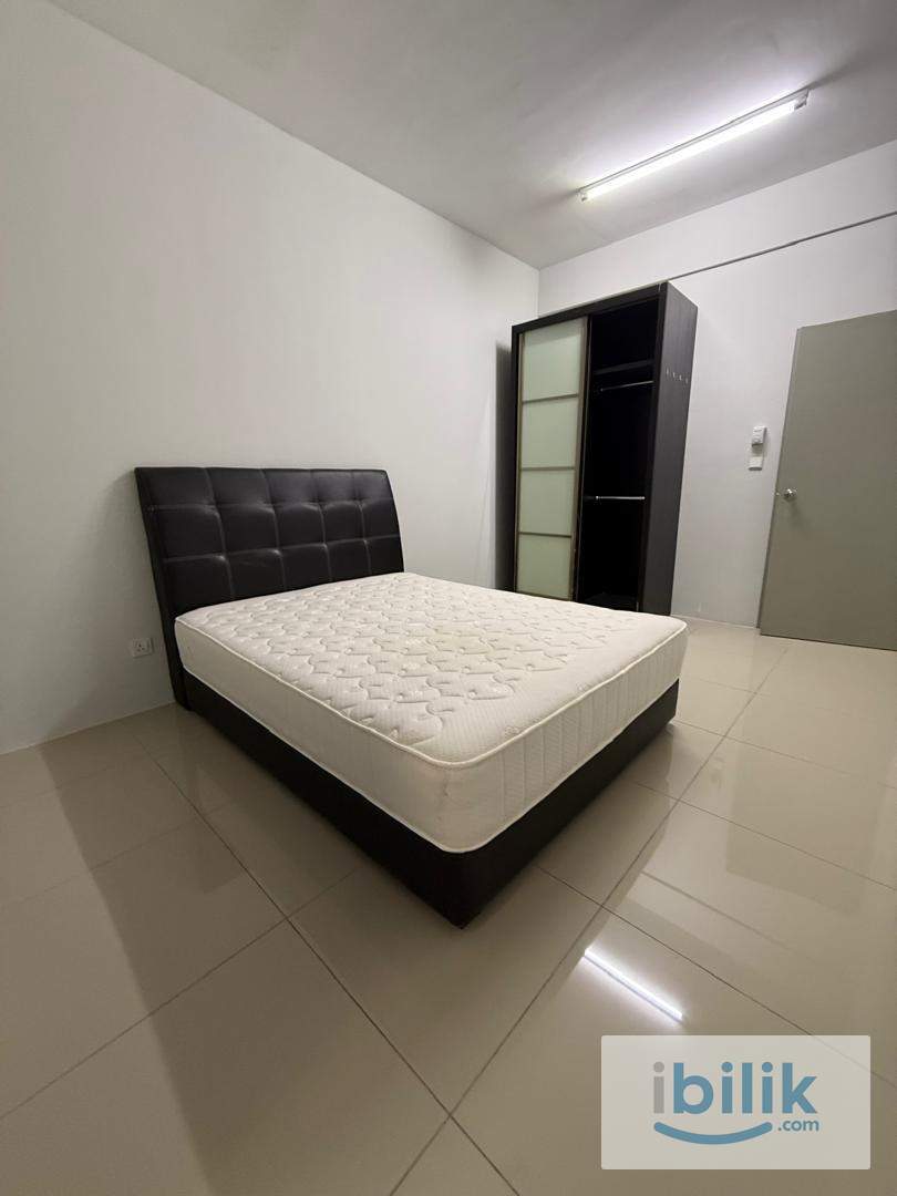 Cozy Medium Room  - Image 1