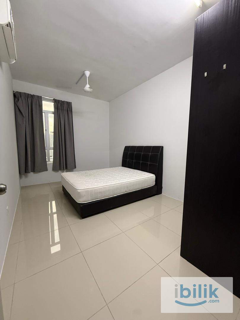 Cozy Medium Room  - Image 4