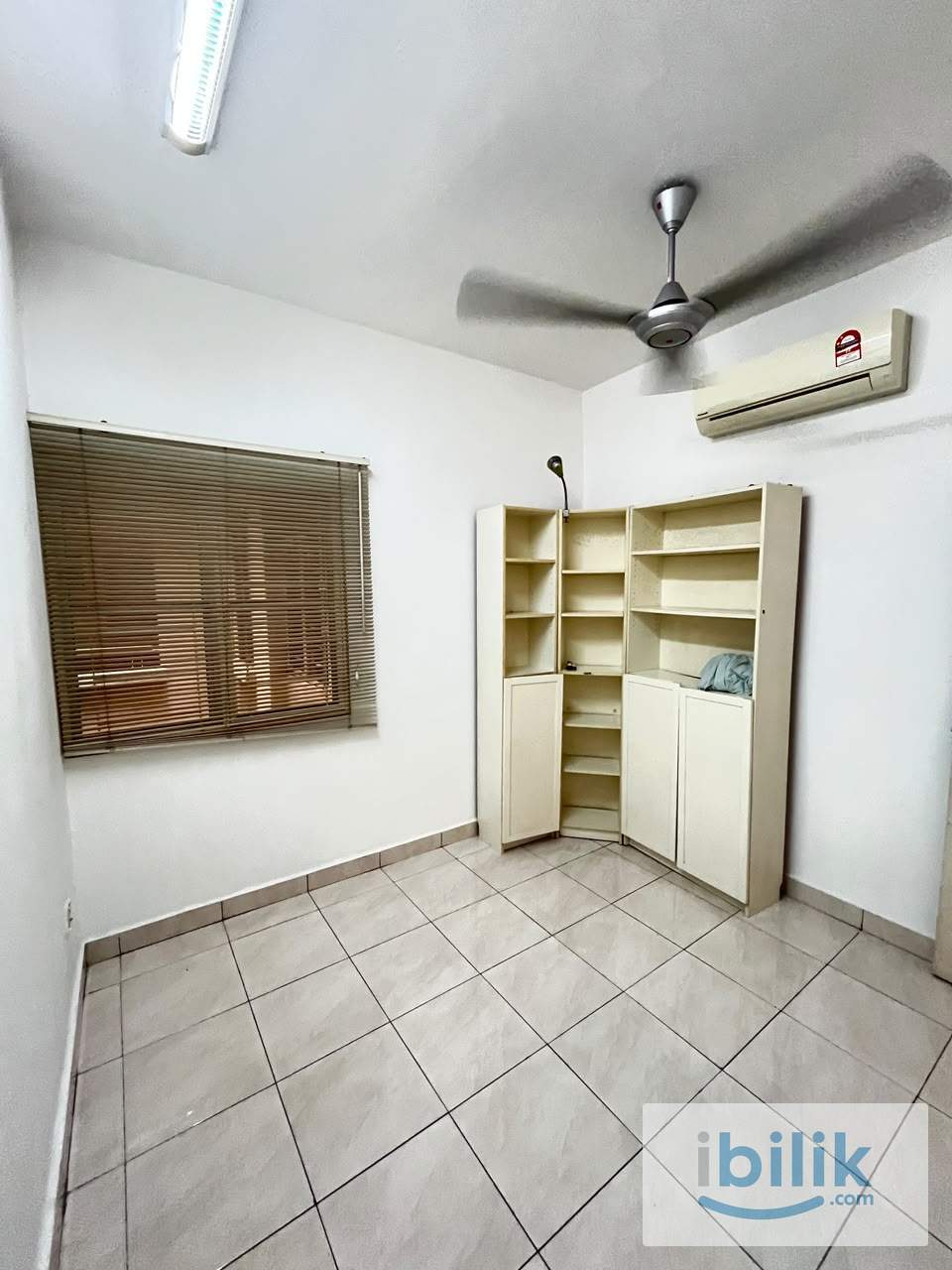 Middle Room - Image 5