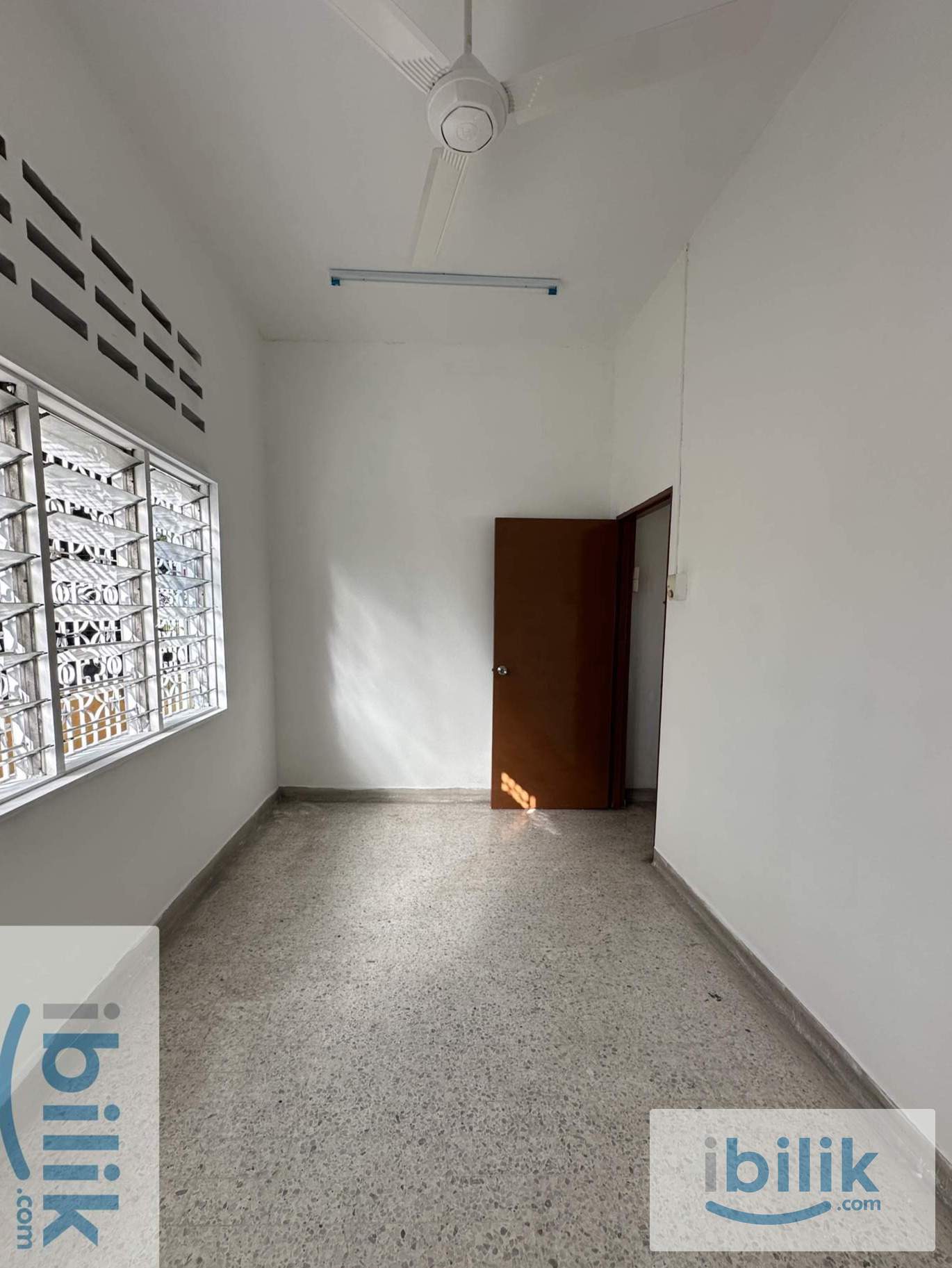 Middle Room For Rent @ Landed House near MRT Sentul Barat - Image 1